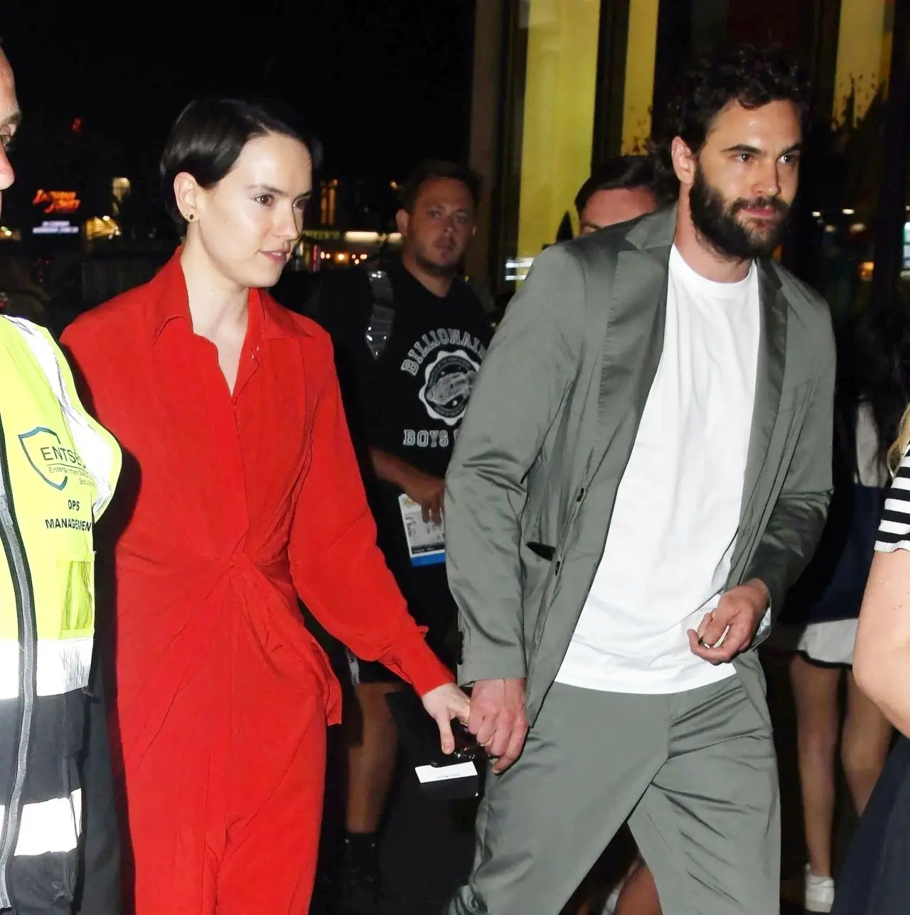 DAISY RIDLEY AND TOM BATEMAN IN LONDON4